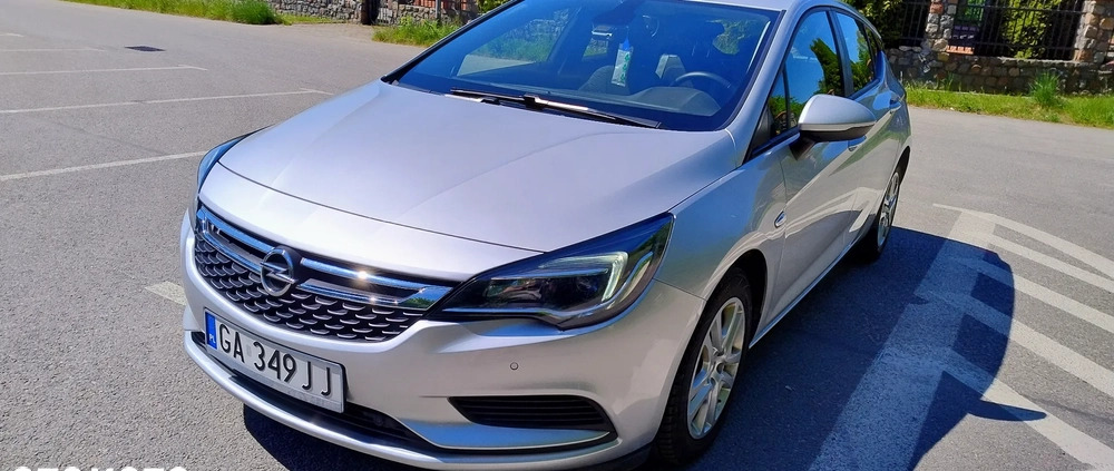 Opel Astra cena 39900 przebieg: 145000, rok produkcji 2018 z Gdynia małe 29